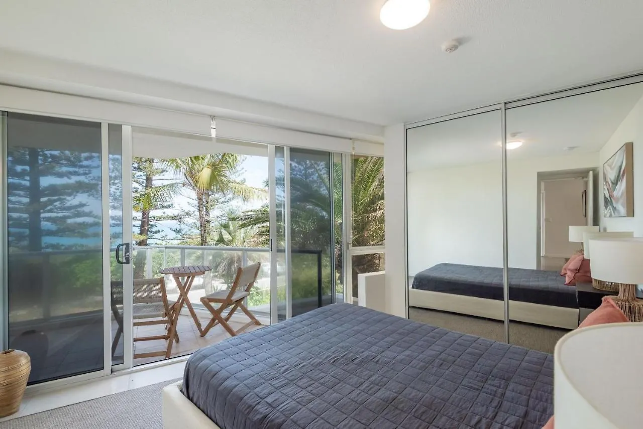 2 Bedrooms Apartment On The Beach And With Air Conditioning And Pool Buddina 0*,  Austrália